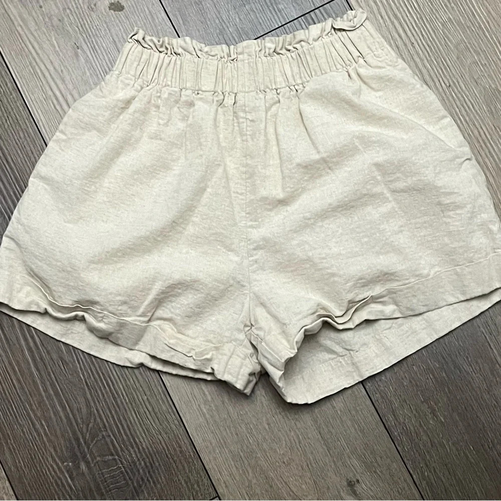 Crescent Beige High Rise Linen Shorts Women Size S Classic Coastal Old Money - Picture 9 of 10